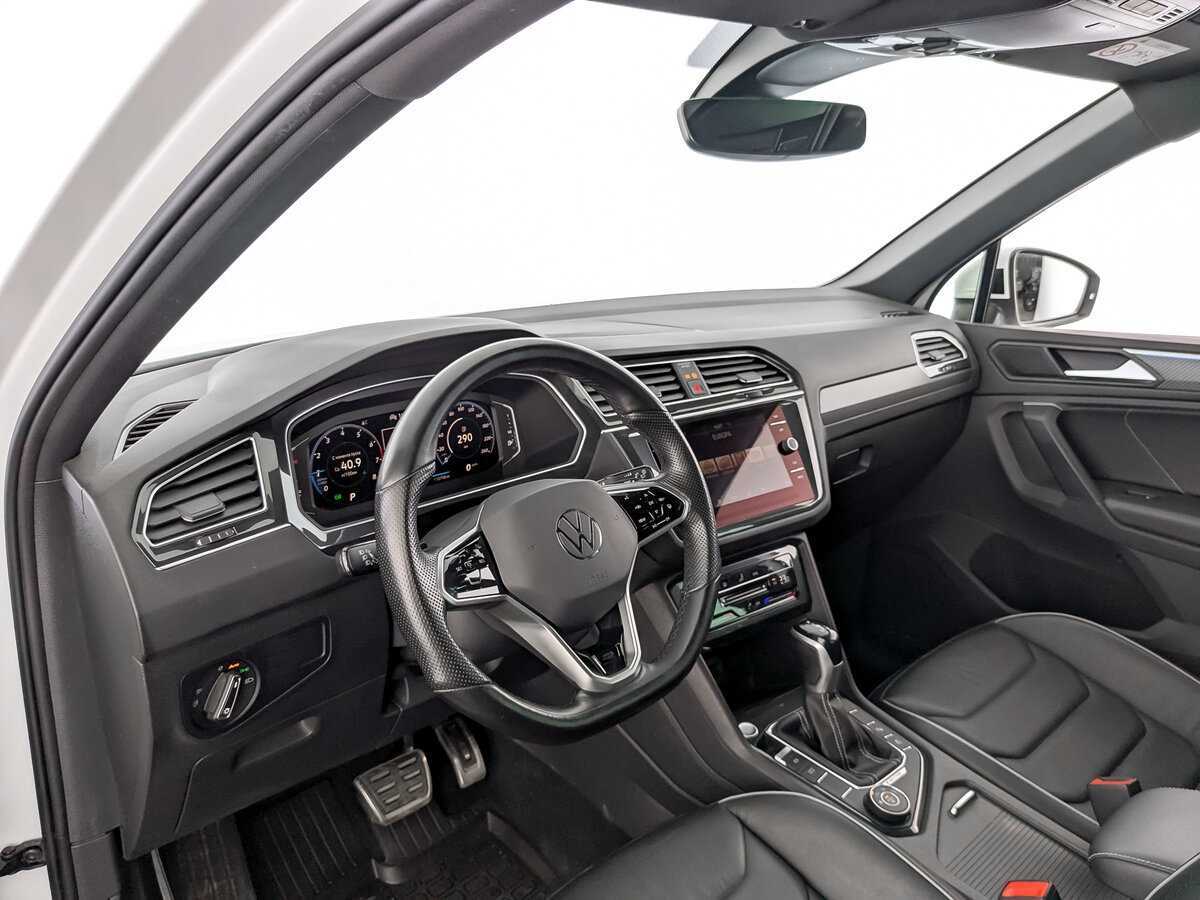 Купить Volkswagen Tiguan с пробегом. Фото: #15