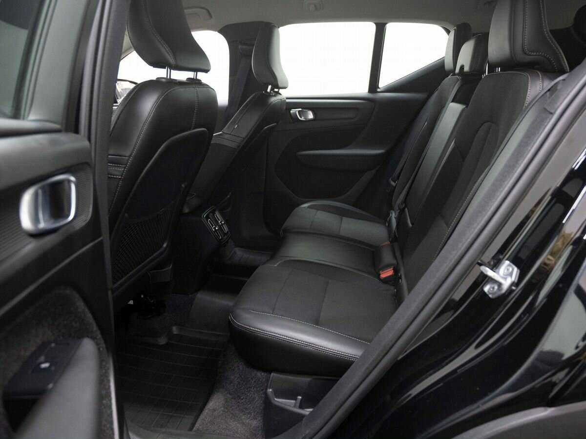 Купить Volvo XC40 с пробегом. Фото: #8