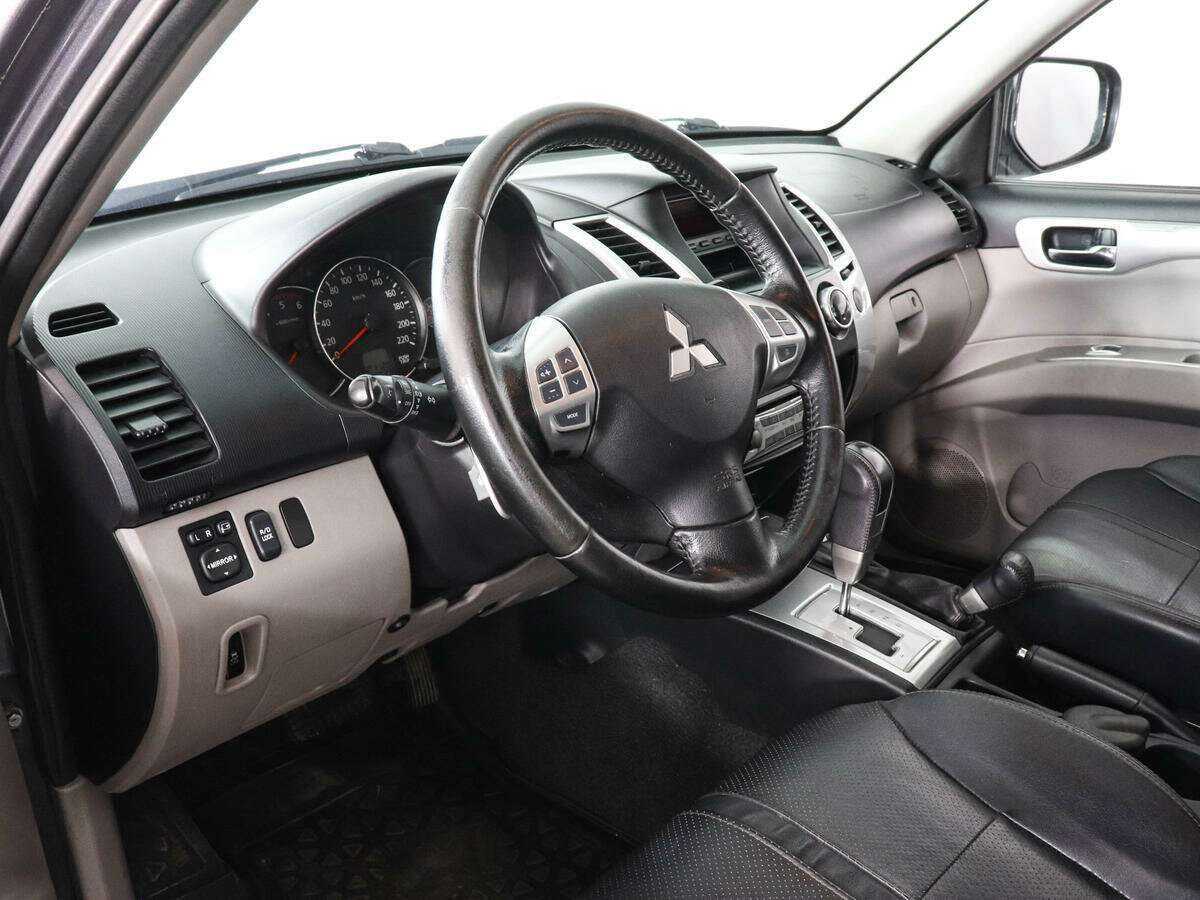 Купить Mitsubishi Pajero Sport с пробегом. Фото: #8