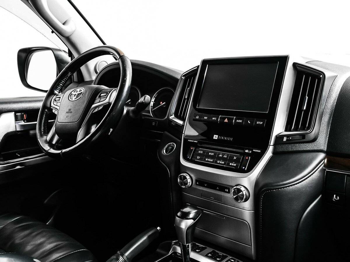 Купить Toyota Land Cruiser с пробегом. Фото: #8