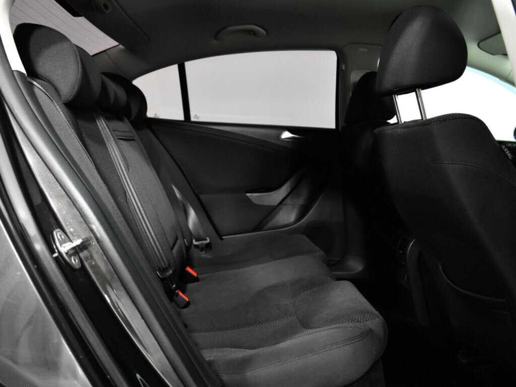 Купить Volkswagen Passat с пробегом. Фото: #9