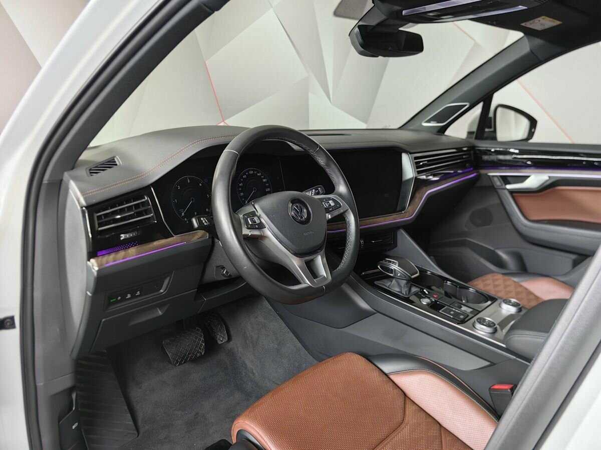 Купить Volkswagen Touareg с пробегом. Фото: #13