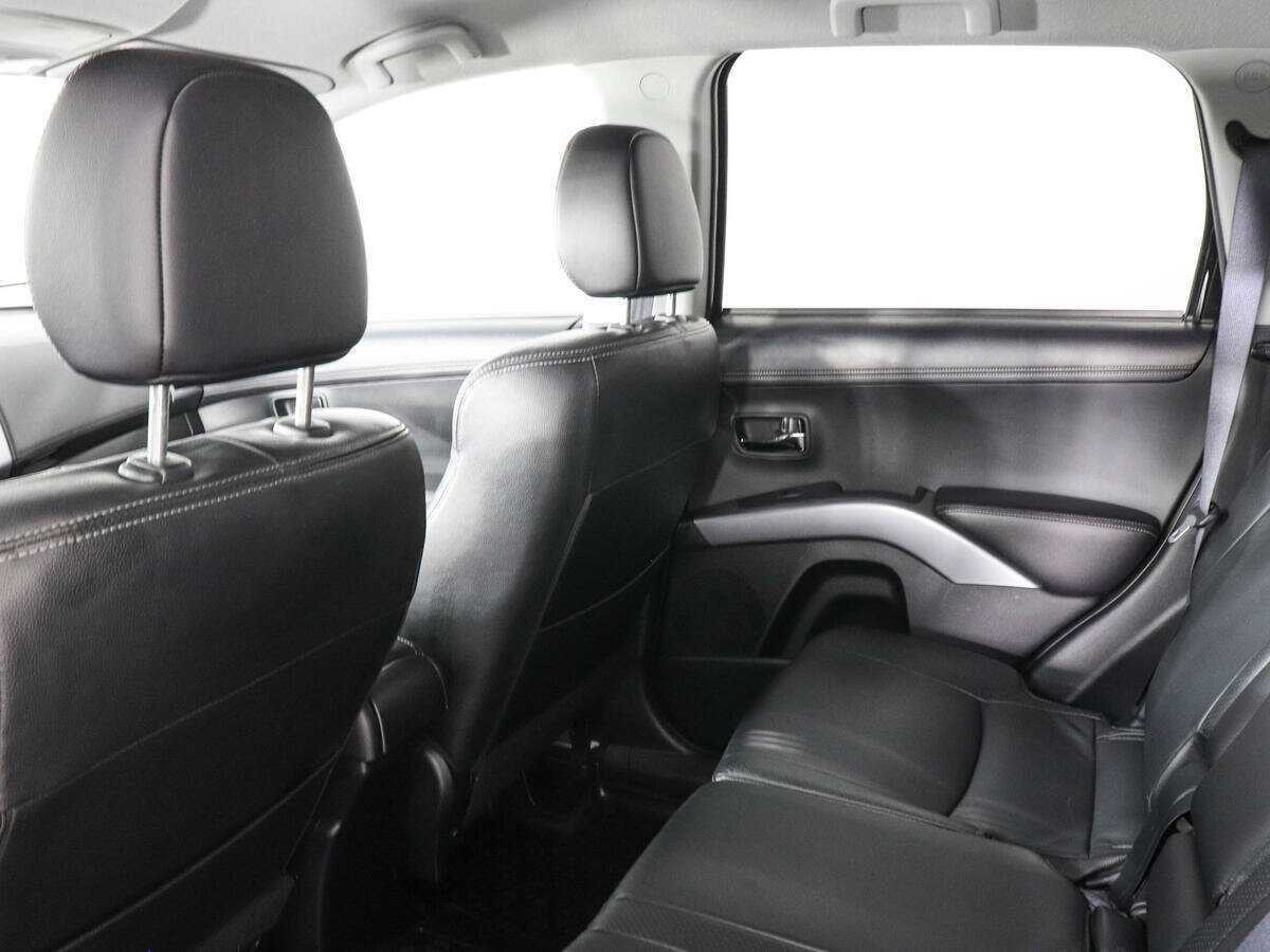 Купить Mitsubishi Outlander с пробегом. Фото: #7