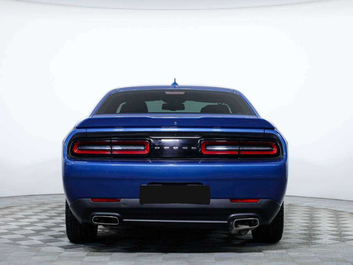 Купить Dodge Challenger с пробегом. Фото: #4