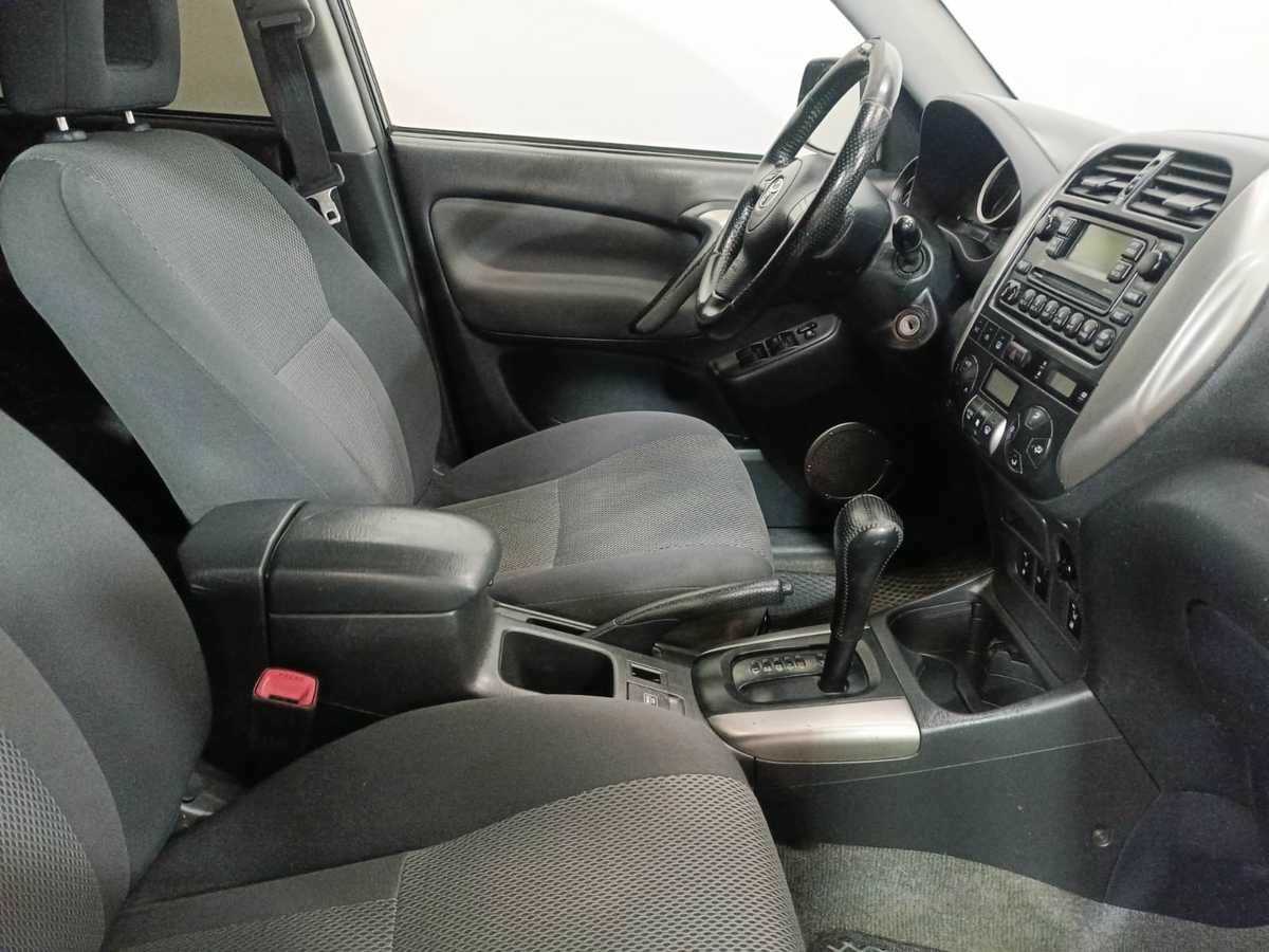 Купить Toyota RAV4 с пробегом. Фото: #8