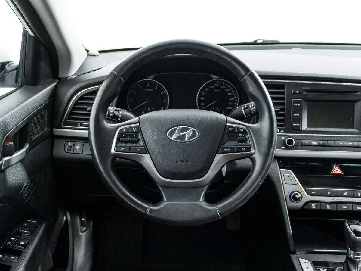Купить Hyundai Elantra с пробегом. Фото: #17