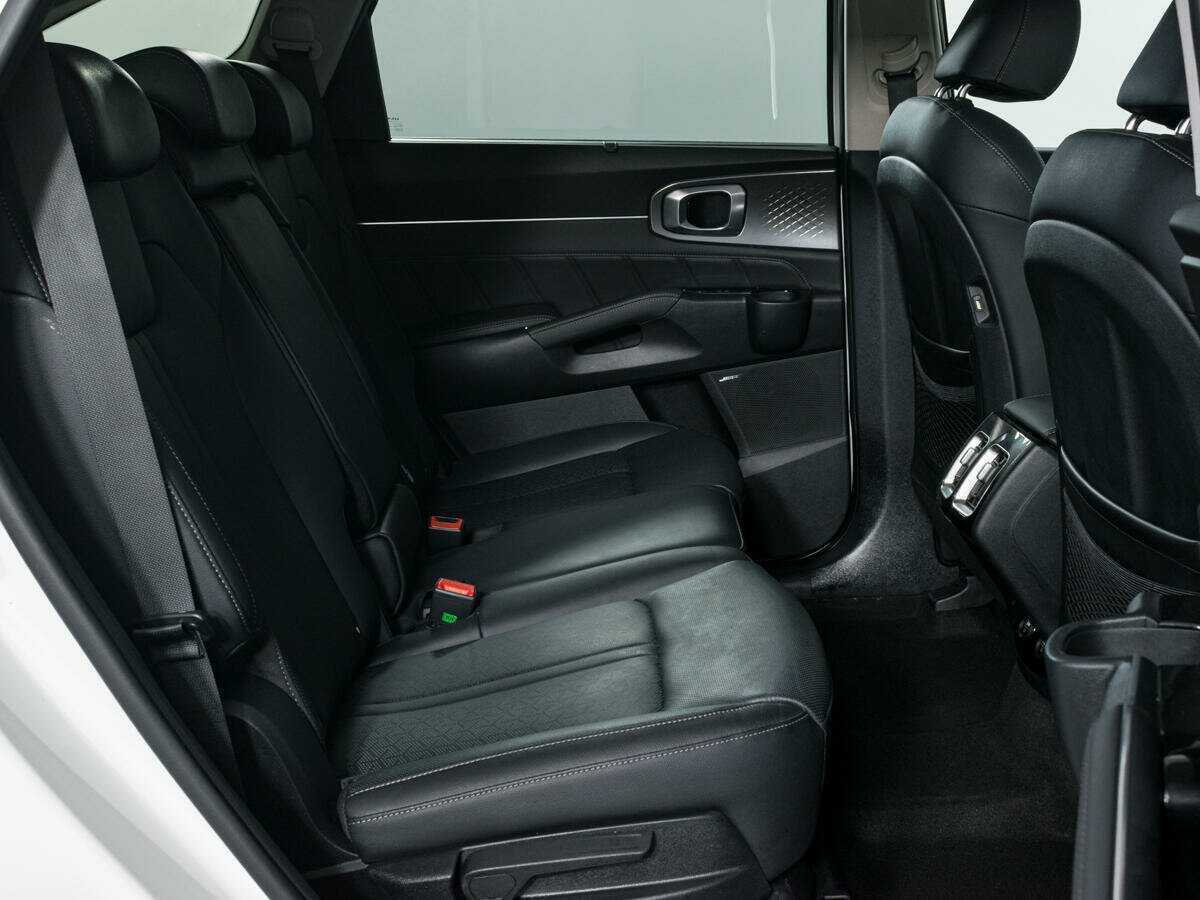 Купить Kia Sorento с пробегом. Фото: #10