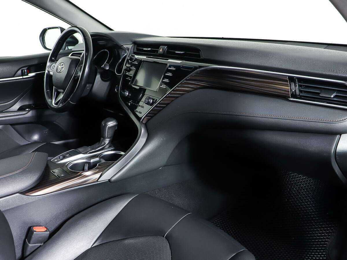 Купить Toyota Camry с пробегом. Фото: #8