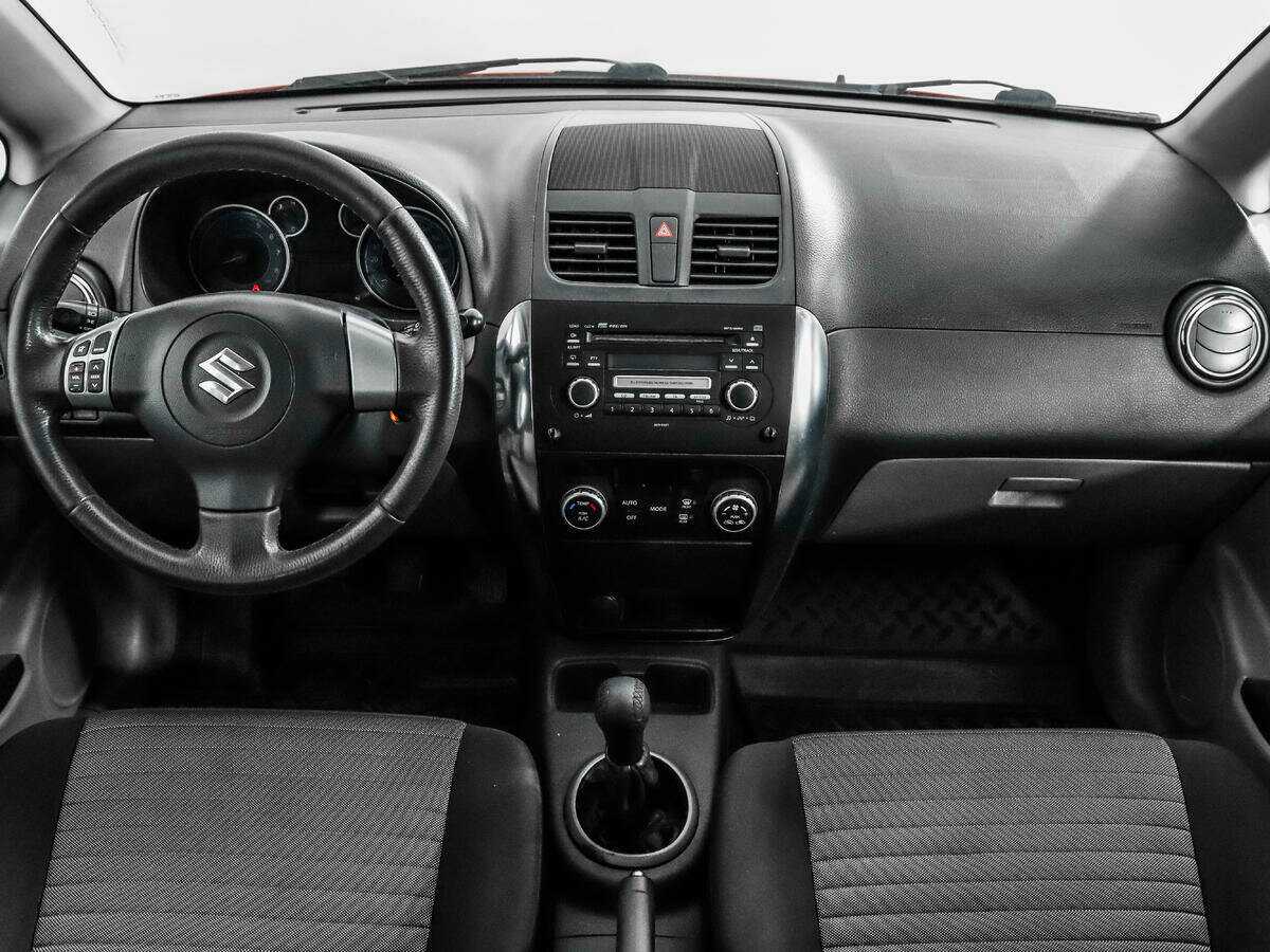 Купить Suzuki SX4 с пробегом. Фото: #12