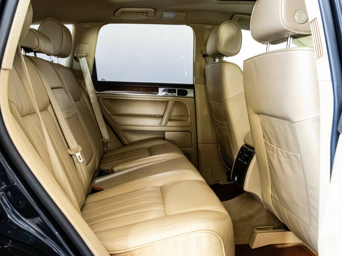 Купить Volkswagen Touareg с пробегом. Фото: #19