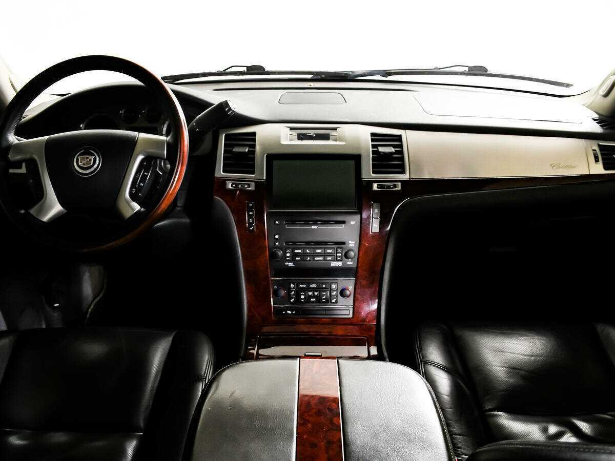 Купить Cadillac Escalade с пробегом. Фото: #9