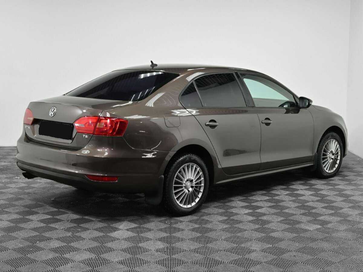 Купить Volkswagen Jetta с пробегом. Фото: #1