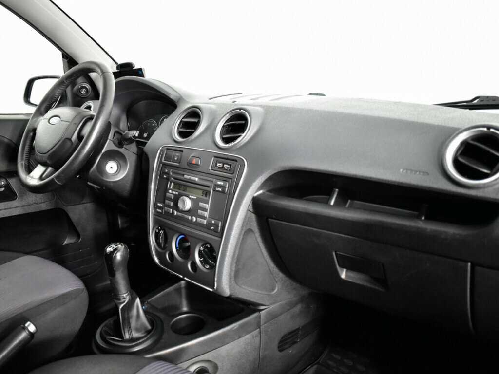 Купить Ford Fusion с пробегом. Фото: #6