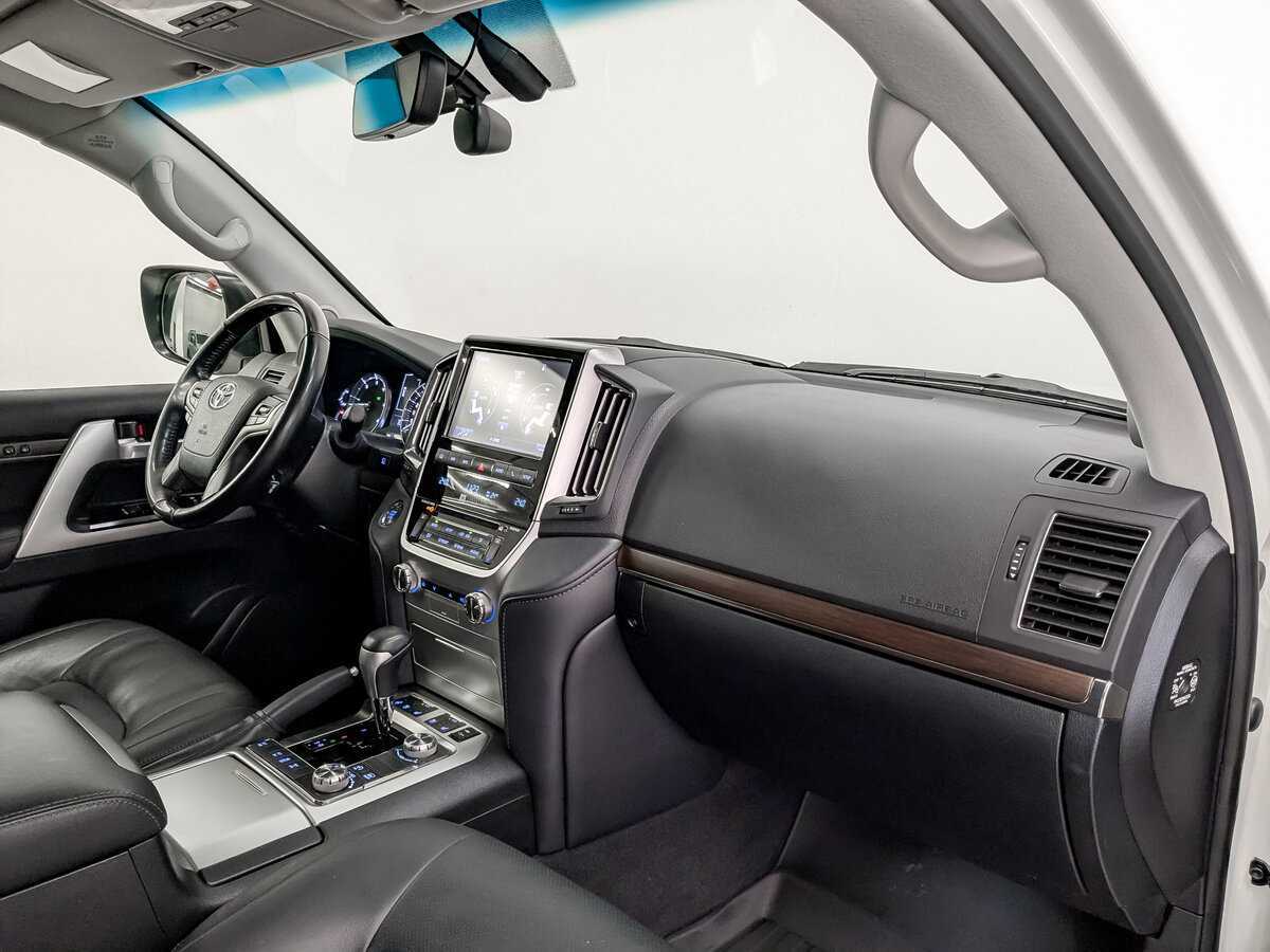 Купить Toyota Land Cruiser с пробегом. Фото: #10