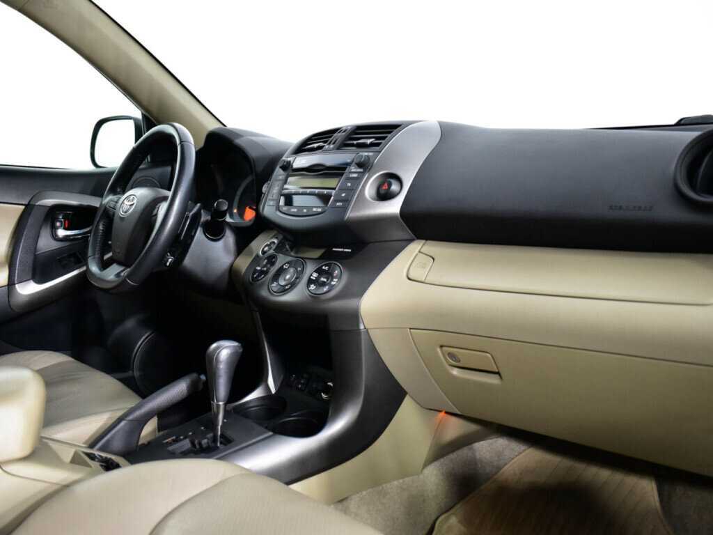Купить Toyota RAV4 с пробегом. Фото: #8