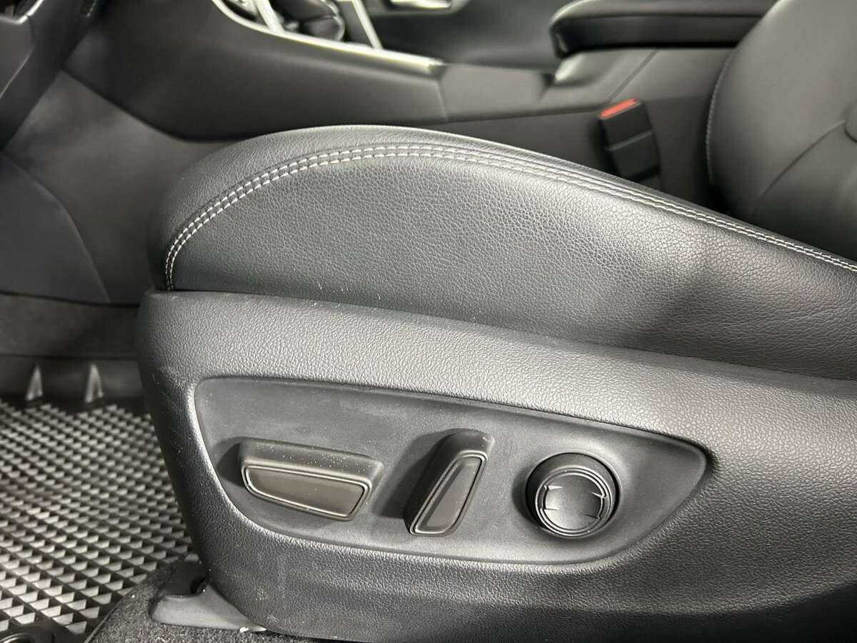 Купить Toyota RAV4 с пробегом. Фото: #9