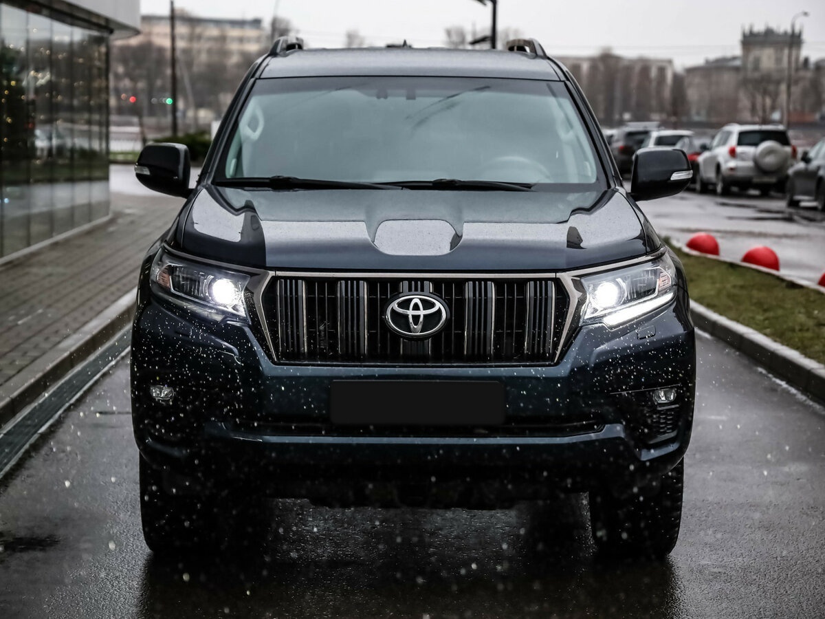 Купить Toyota Land Cruiser Prado с пробегом. Фото: #1