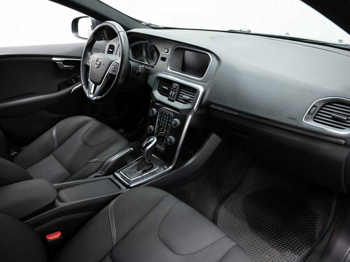 Купить Volvo V40 Cross Country с пробегом. Фото: #10