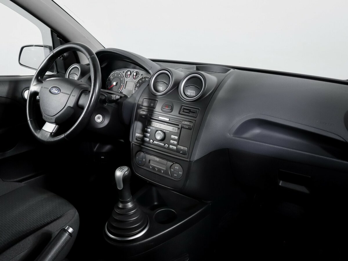 Купить Ford Fiesta с пробегом. Фото: #6