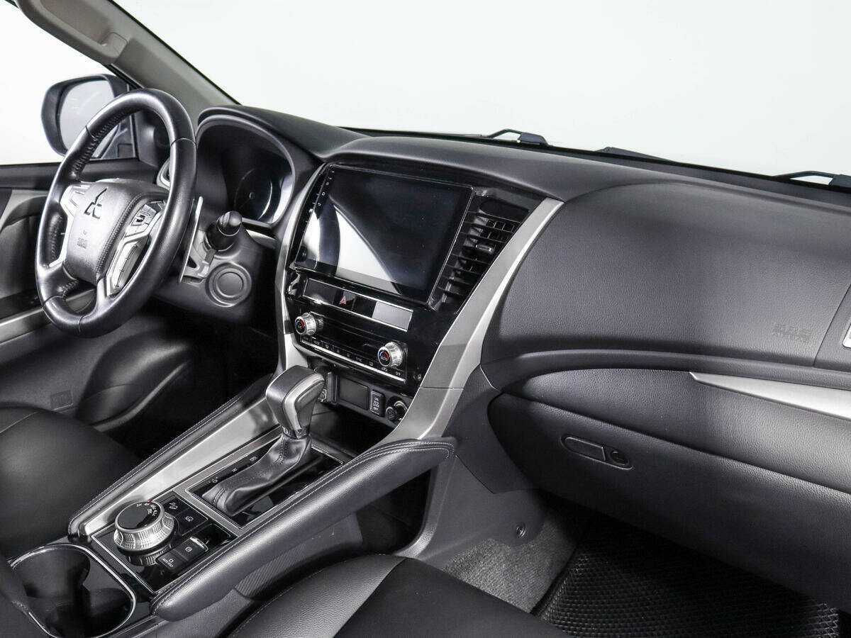 Купить Mitsubishi Pajero Sport с пробегом. Фото: #6