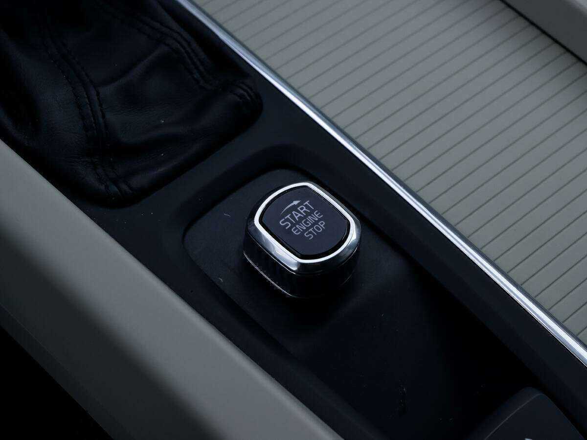 Купить Volvo XC60 с пробегом. Фото: #19
