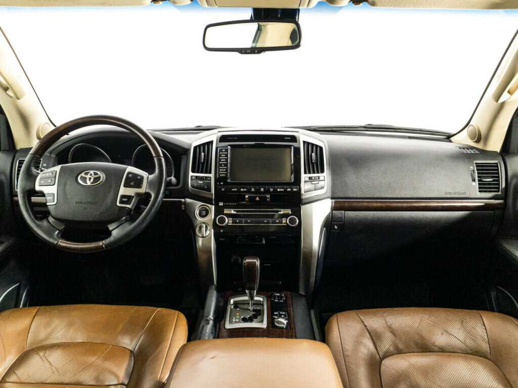 Купить Toyota Land Cruiser с пробегом. Фото: #12