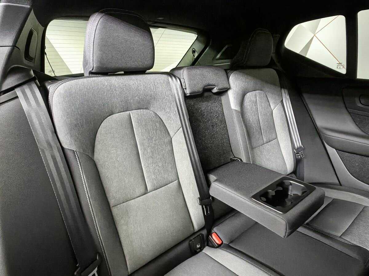 Купить Volvo XC40 с пробегом. Фото: #12