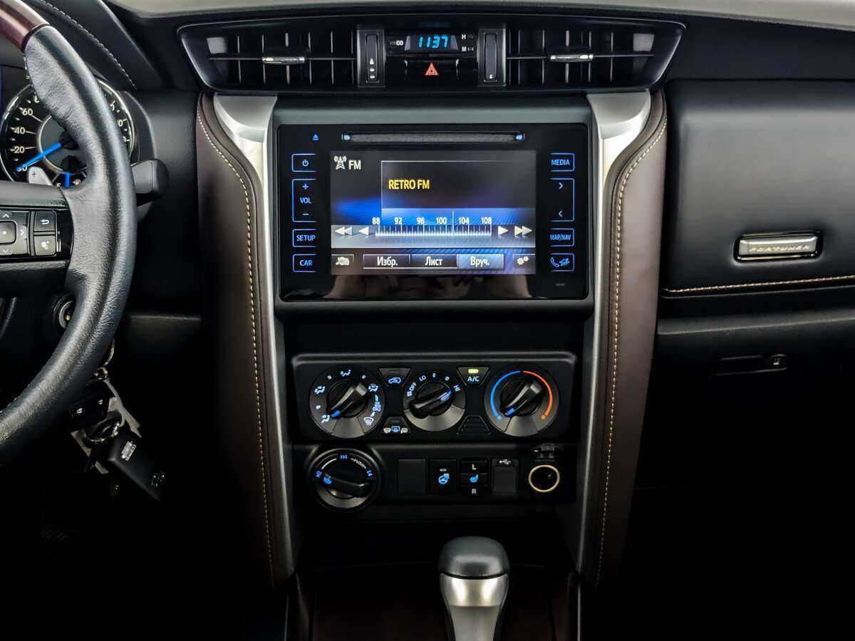 Купить Toyota Fortuner с пробегом. Фото: #12