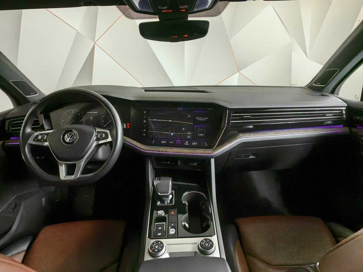 Купить Volkswagen Touareg с пробегом. Фото: #9