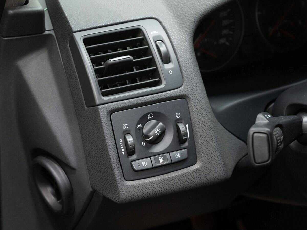 Купить Volvo V50 с пробегом. Фото: #15