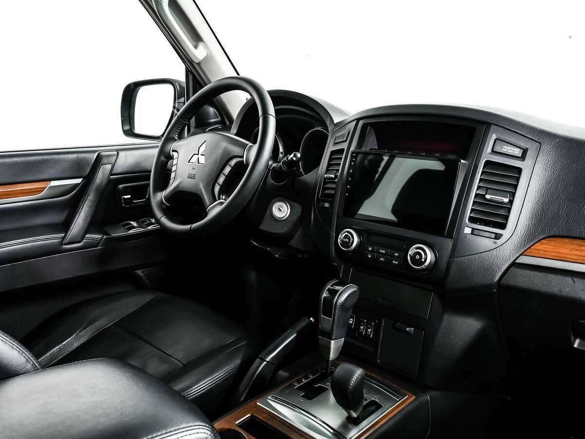 Купить Mitsubishi Pajero с пробегом. Фото: #8