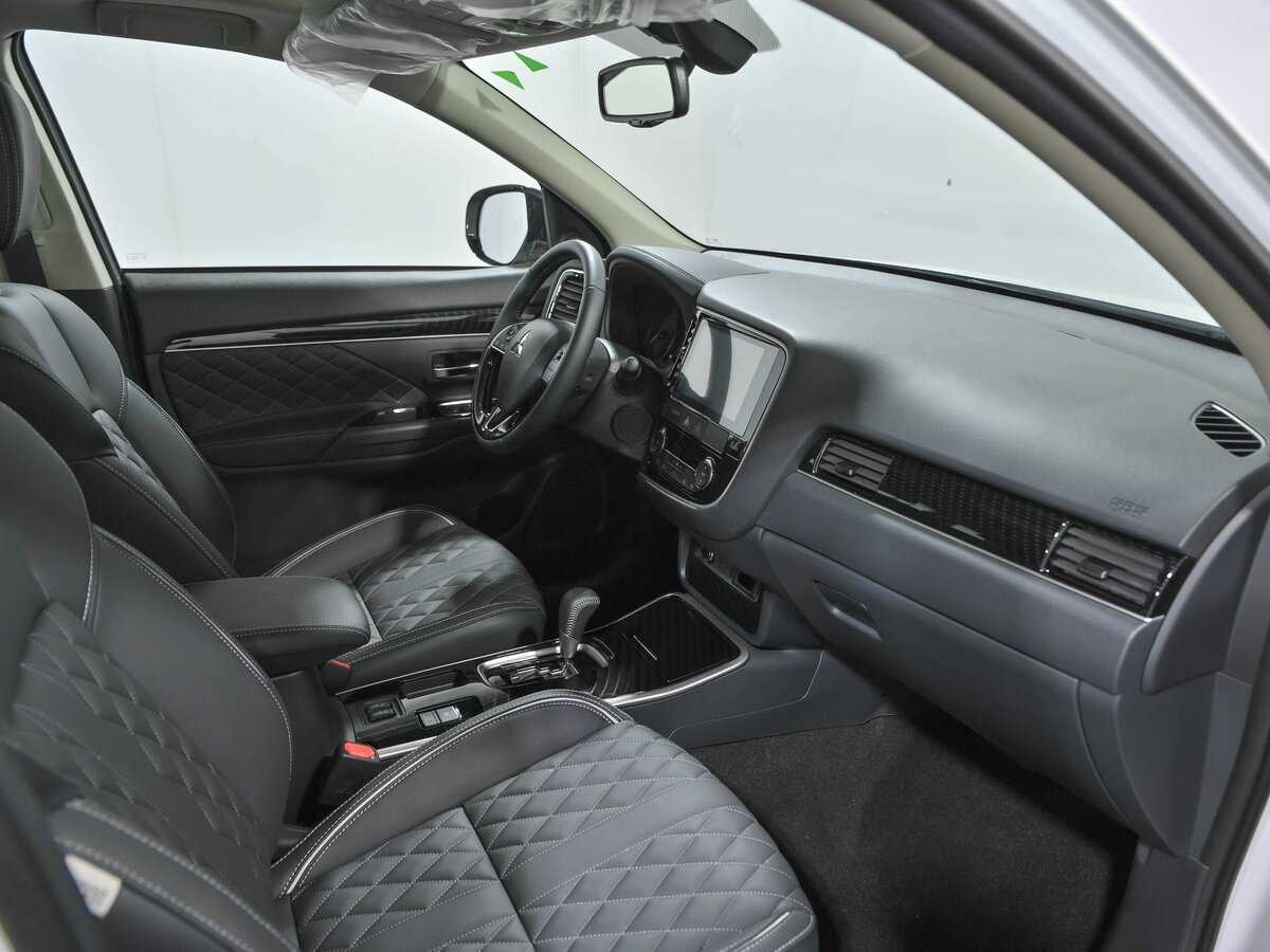 Купить Mitsubishi Outlander с пробегом. Фото: #17
