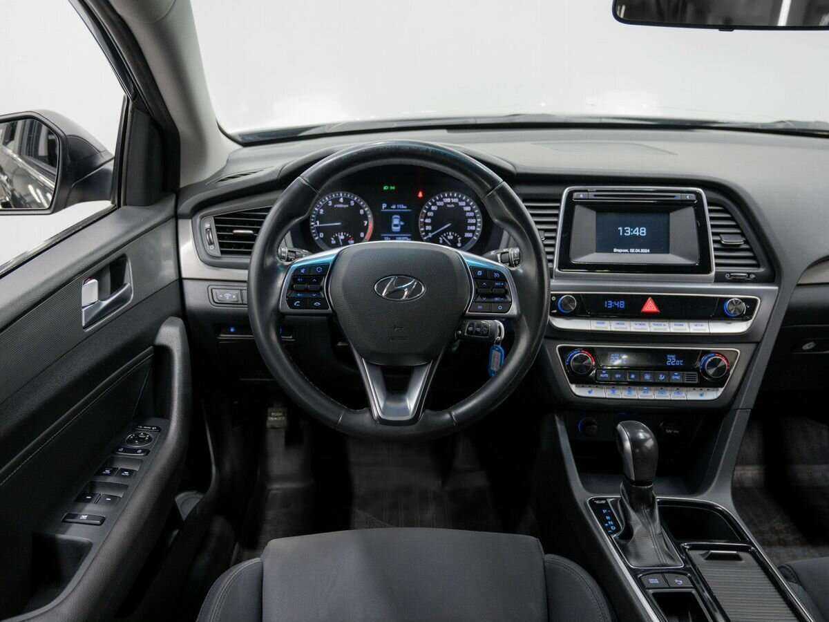 Купить Hyundai Sonata с пробегом. Фото: #11