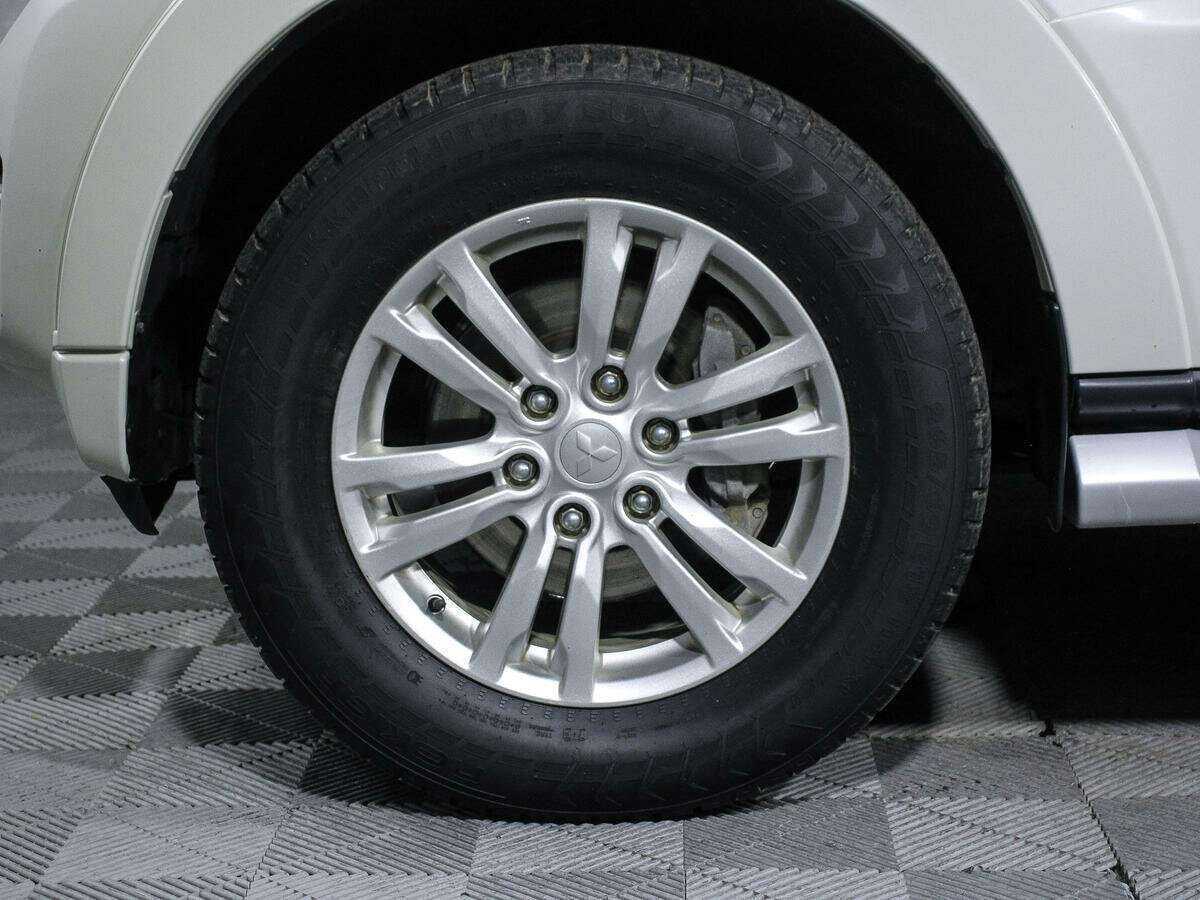Купить Mitsubishi Pajero с пробегом. Фото: #14