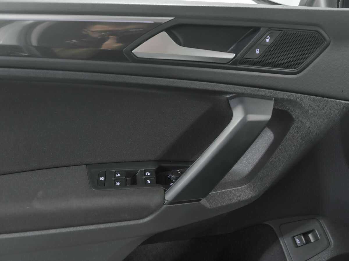 Купить Volkswagen Tiguan с пробегом. Фото: #12