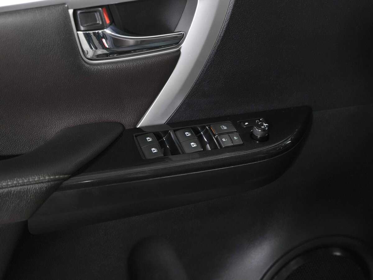 Купить Toyota Fortuner с пробегом. Фото: #16