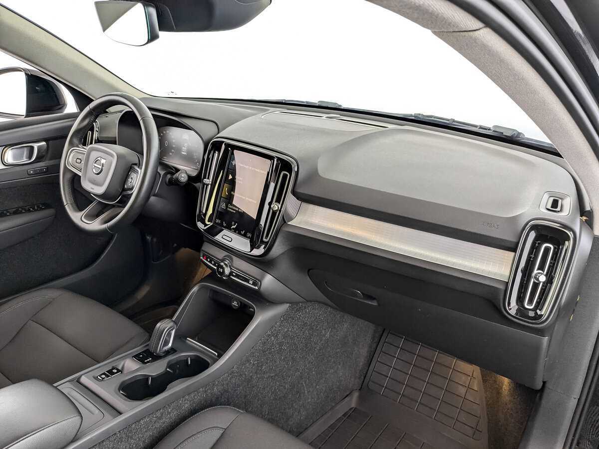 Купить Volvo XC40 с пробегом. Фото: #10