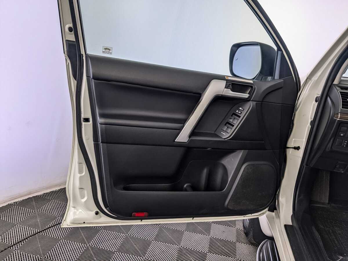 Купить Toyota Land Cruiser Prado с пробегом. Фото: #18