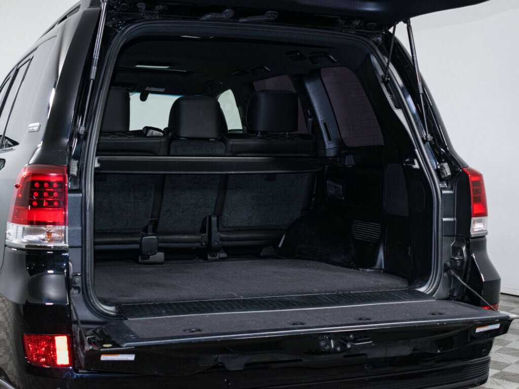 Купить Toyota Land Cruiser с пробегом. Фото: #4