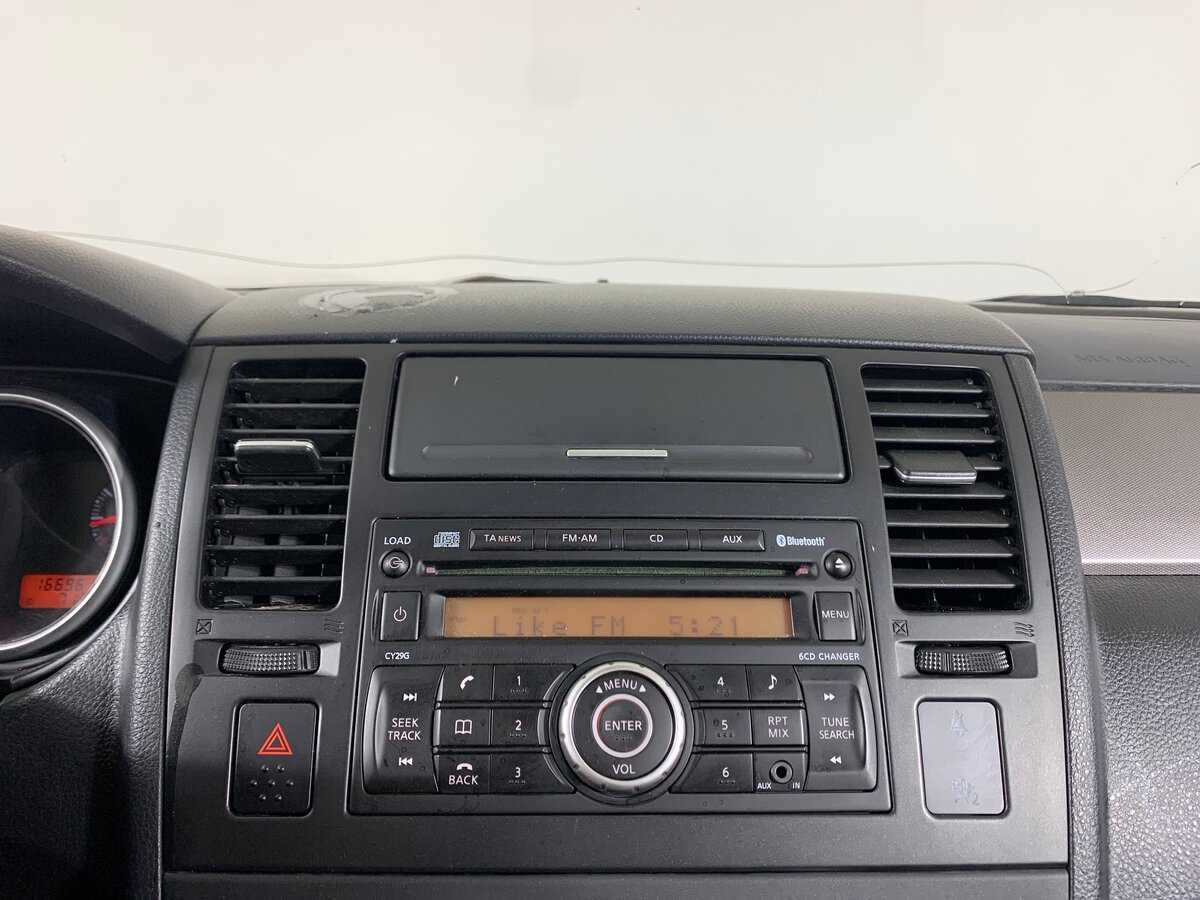 Купить Nissan Tiida с пробегом. Фото: #15