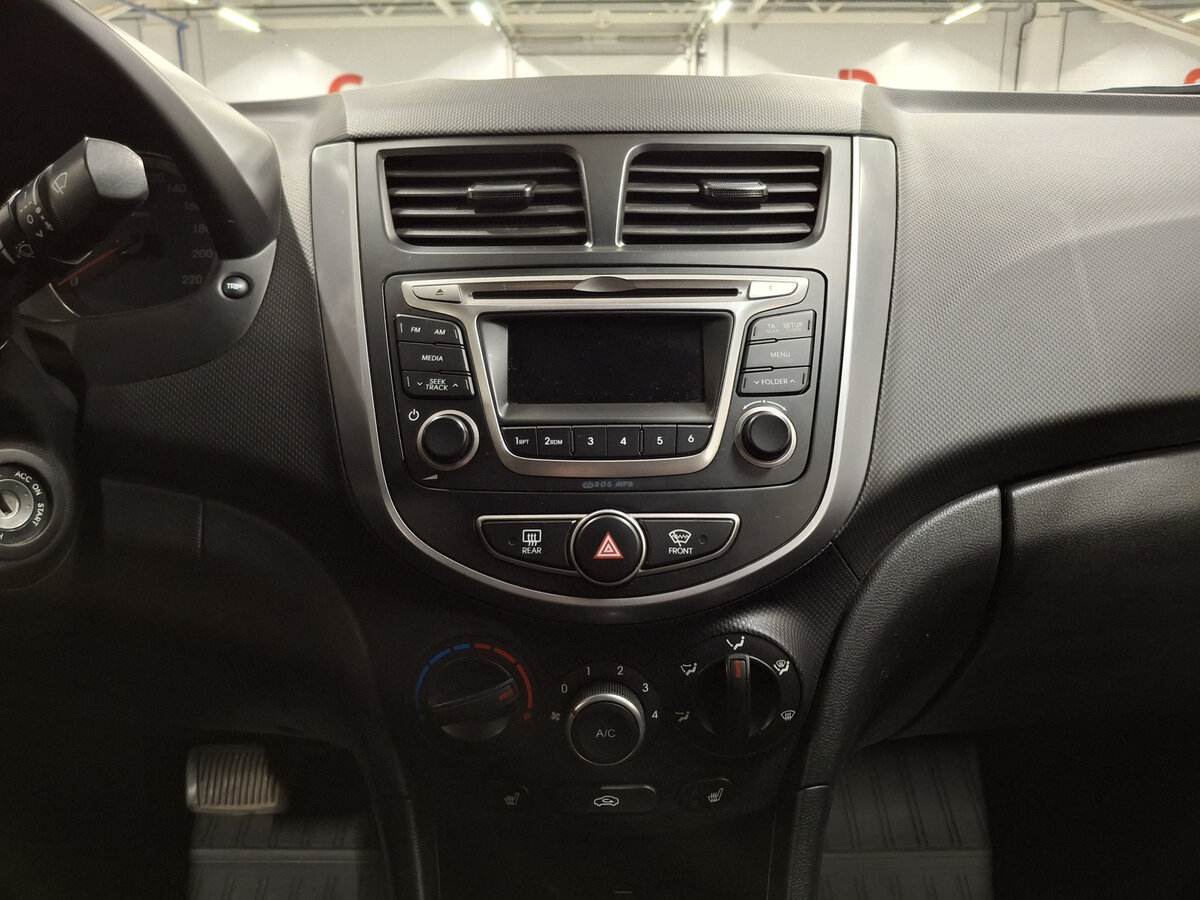 Купить Hyundai Solaris с пробегом. Фото: #14