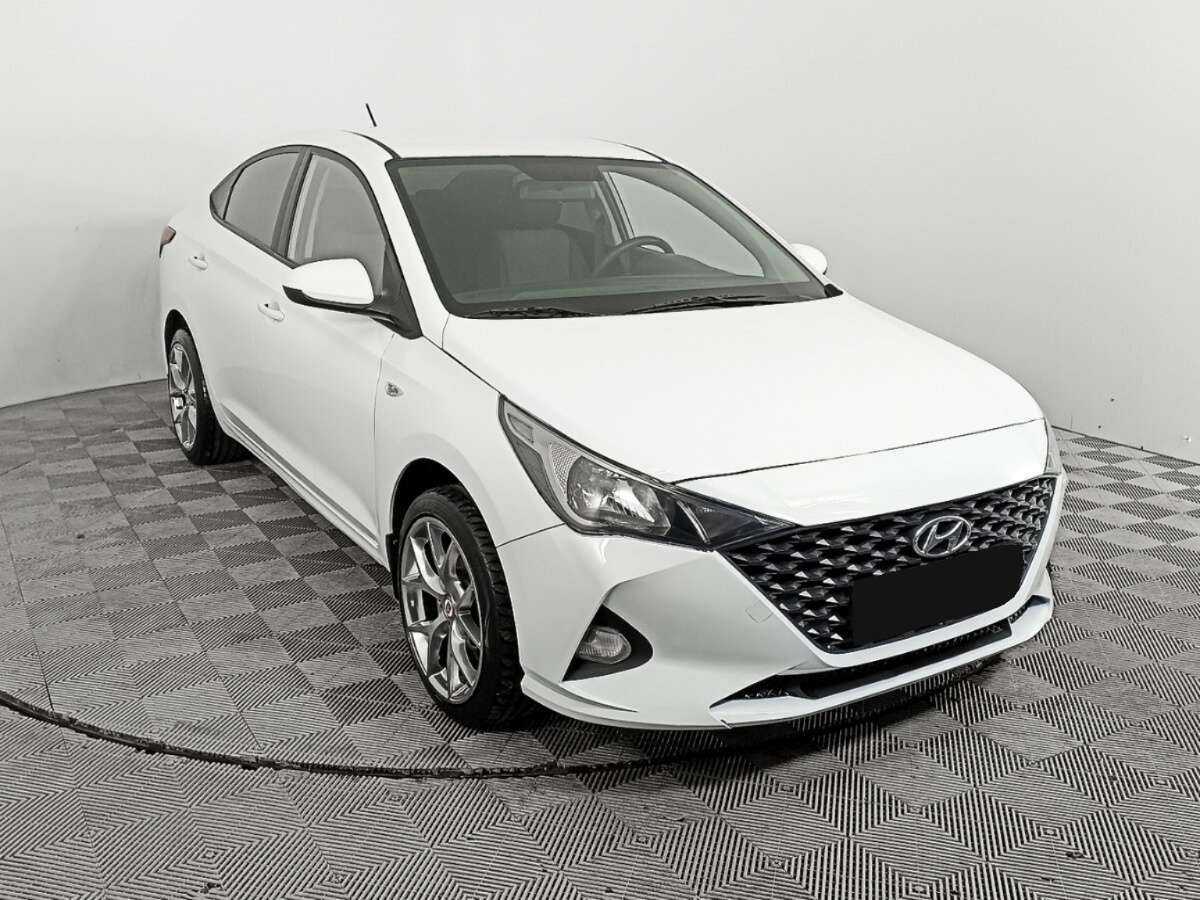 Купить Hyundai Solaris с пробегом. Фото: #2