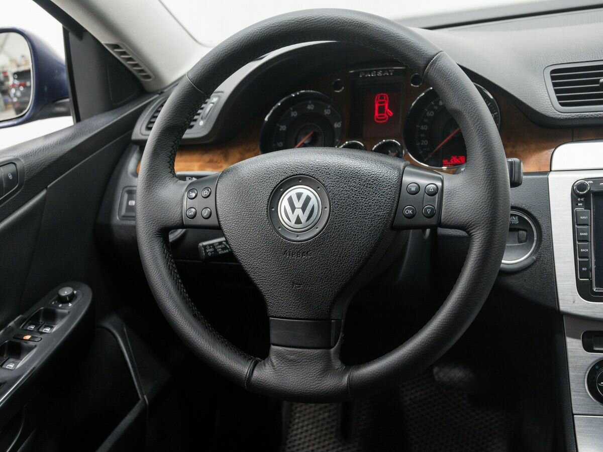 Купить Volkswagen Passat с пробегом. Фото: #10