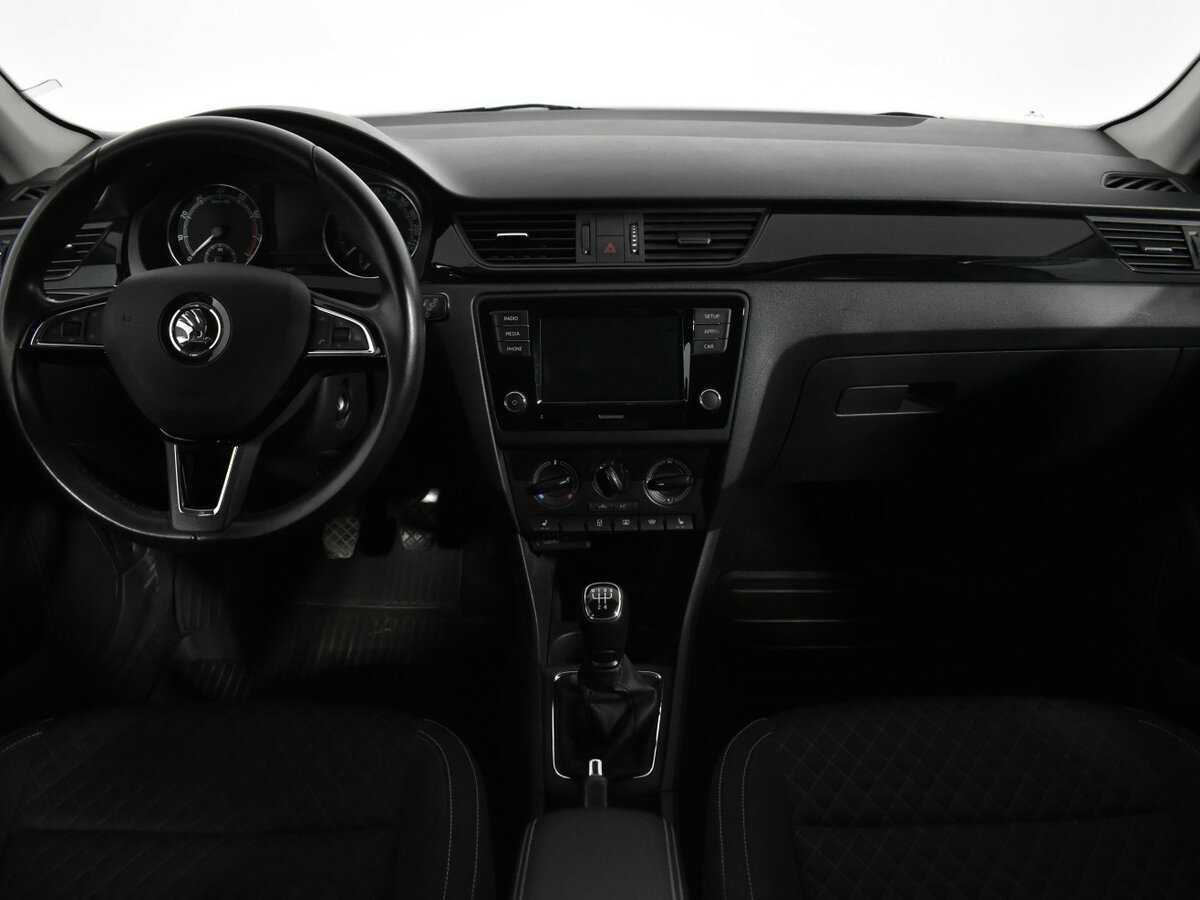 Купить Skoda Rapid с пробегом. Фото: #10