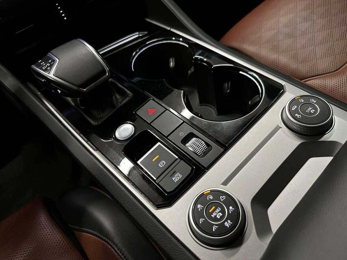 Купить Volkswagen Touareg с пробегом. Фото: #12
