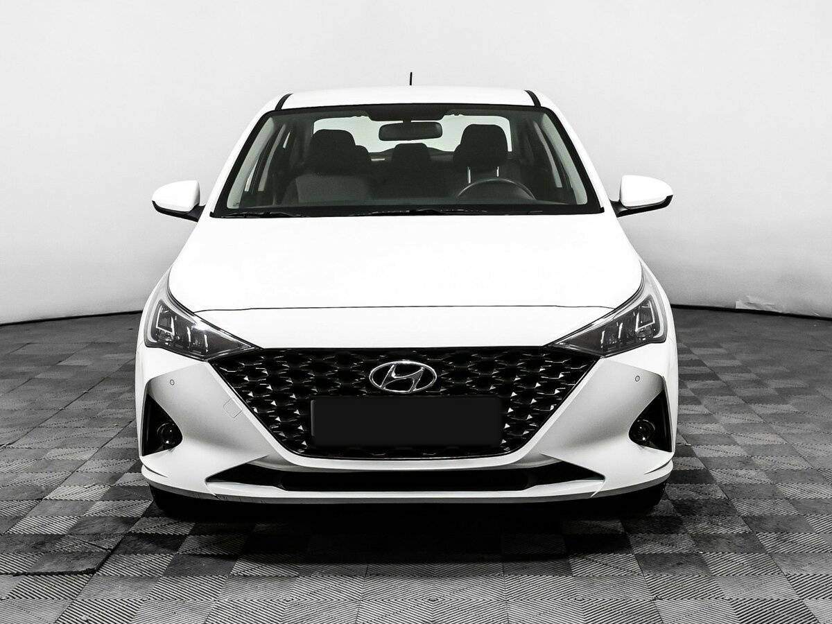 Купить Hyundai Solaris с пробегом. Фото: #1