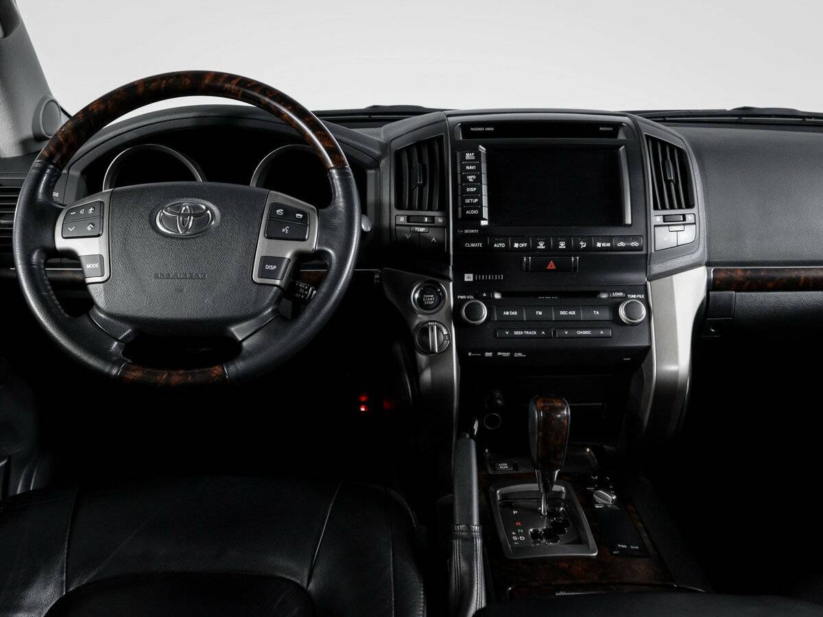 Купить Toyota Land Cruiser с пробегом. Фото: #11