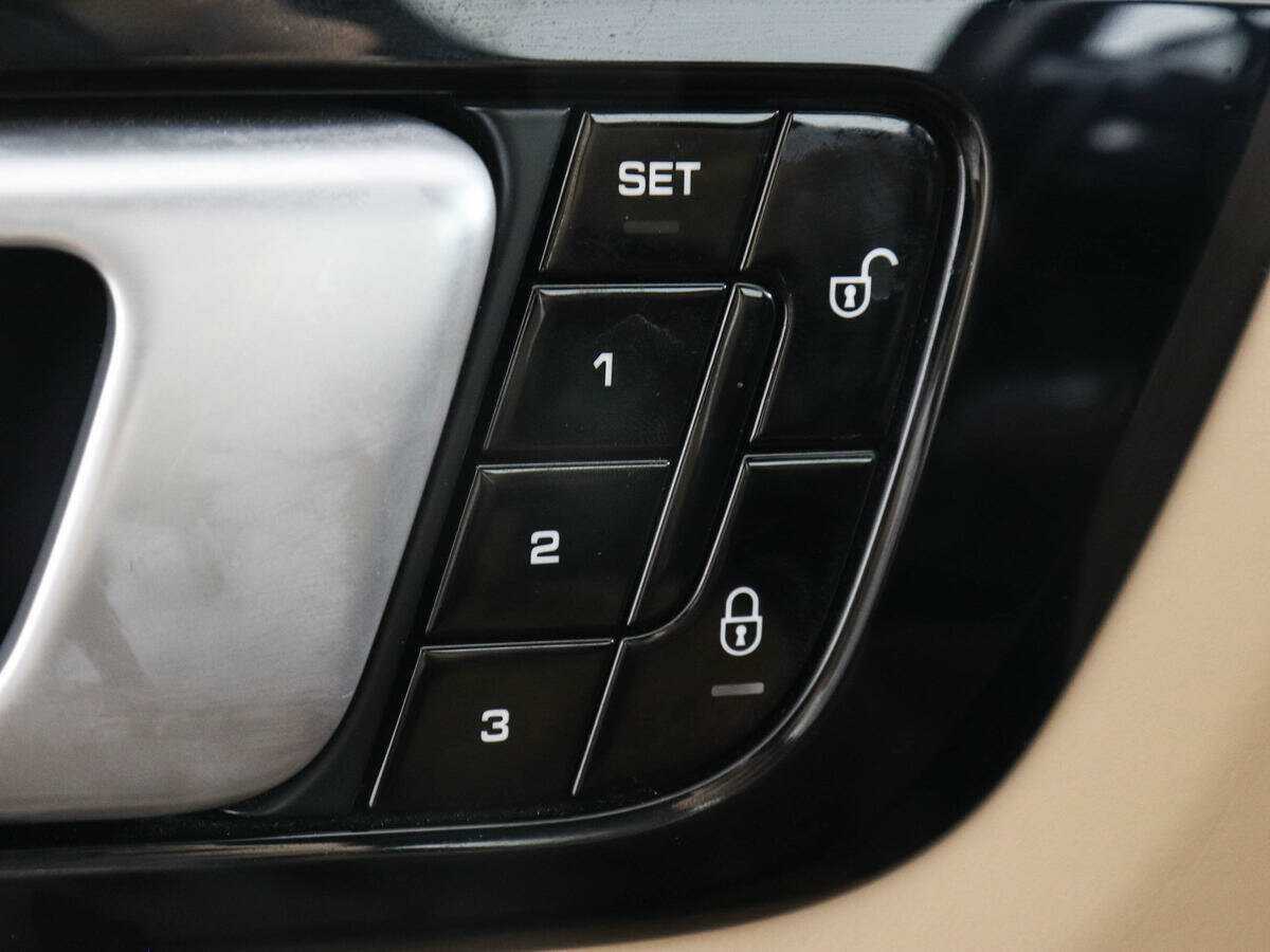 Купить Porsche Cayenne с пробегом. Фото: #18