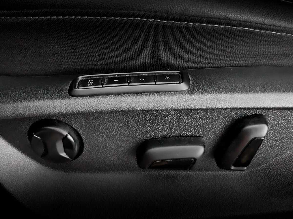 Купить Volkswagen Teramont с пробегом. Фото: #16