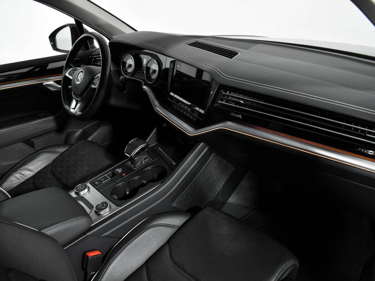 Купить Volkswagen Touareg с пробегом. Фото: #10